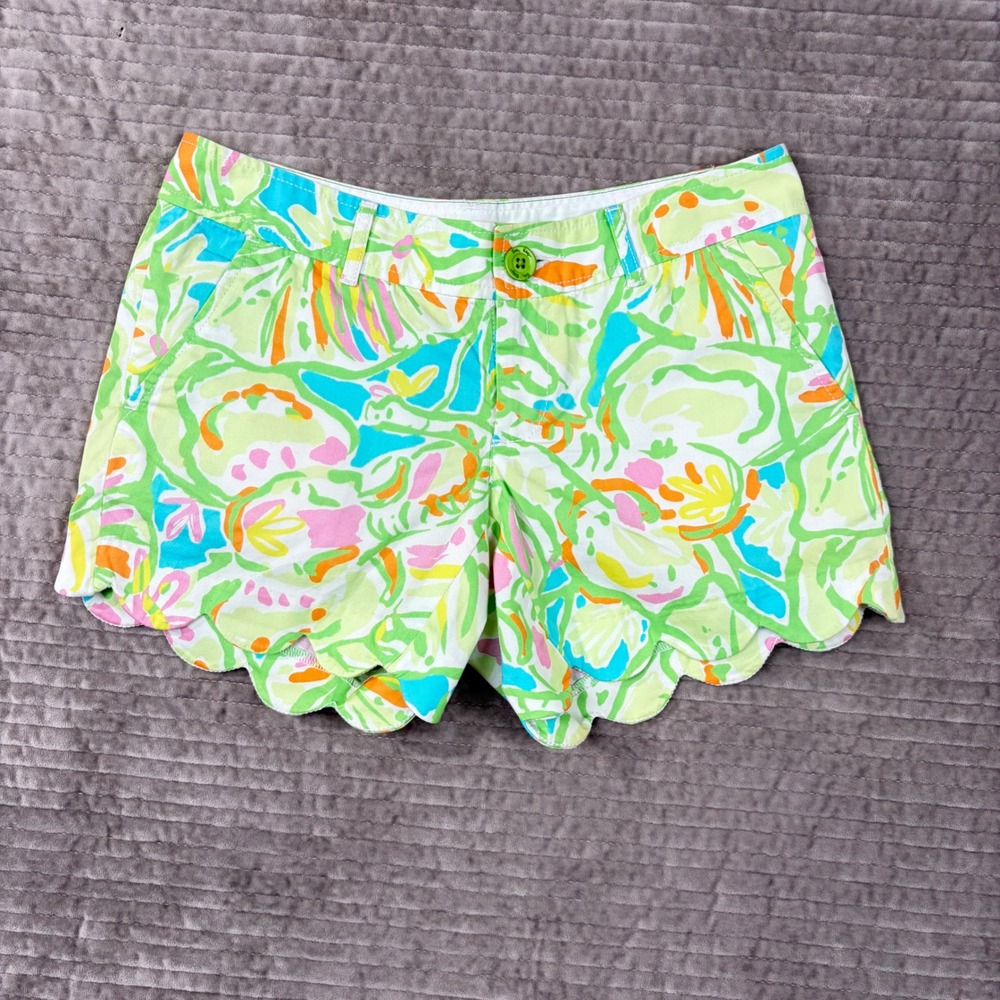 Lilly Pulitzer Buttercup Scalloped Shorts Green Floral Tropical Size 0 33063